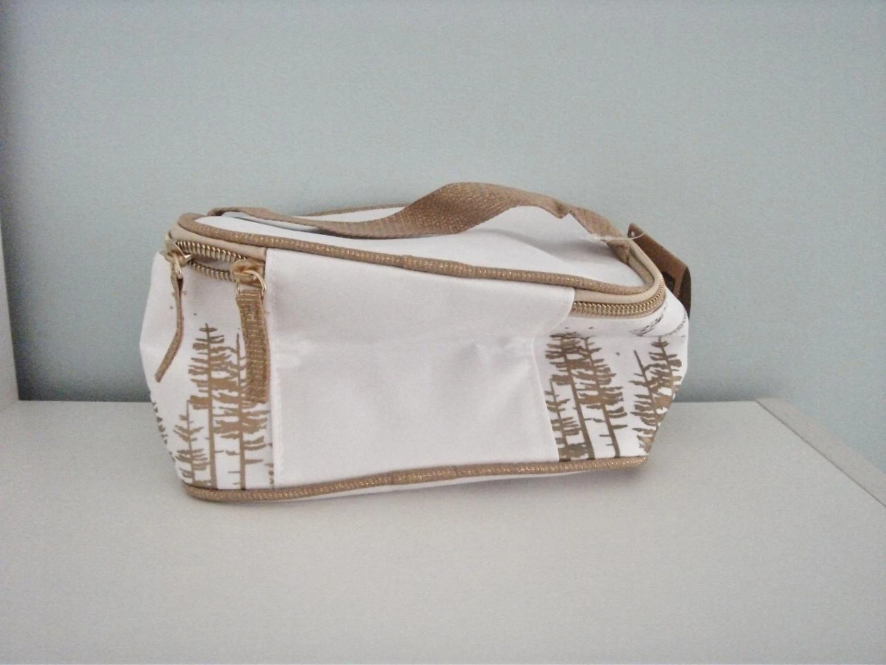 Kit de higiene pessoal branco e dourado Yves Rocher – photo 3